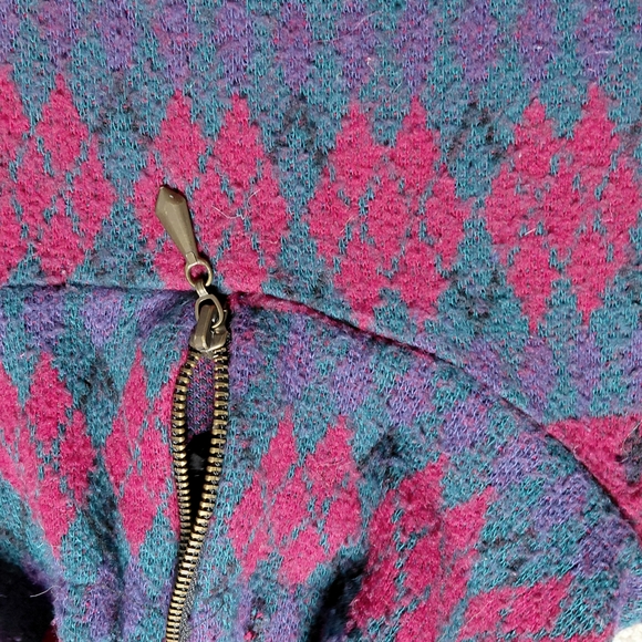 Women's Patterned Zip-Up Sweater - Pink and Blue trendy granola - Picture 3 of 8